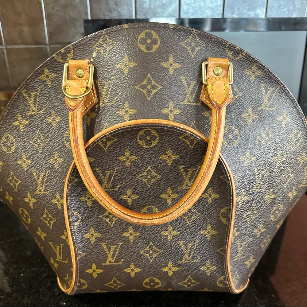 Louis Vuitton Eclipse Monogram Handbag - image 2